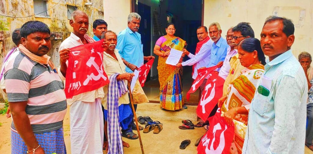 విద్యుత్ పోరాట అమరవీరుల స్ఫూర్తితో ఉద్యమించాలి.