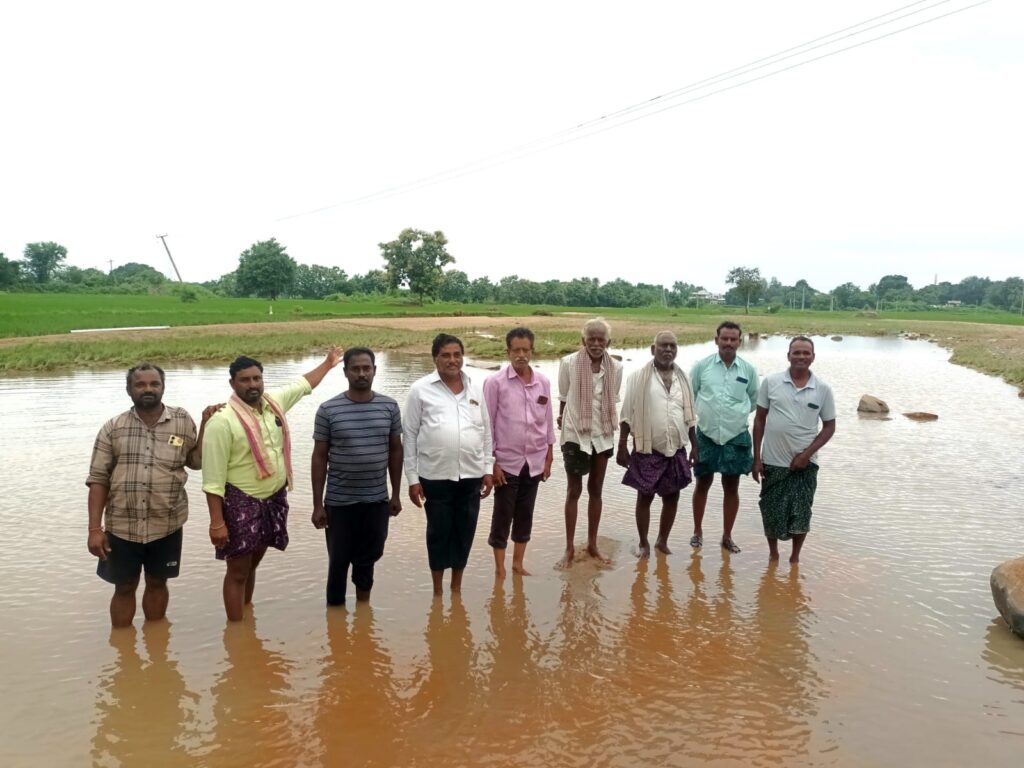 నష్టపోయిన రైతులను ప్రభుత్వం ఆదుకోవాలి