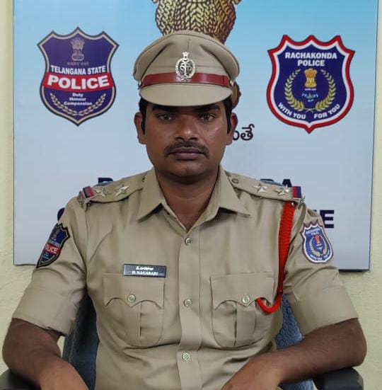 గణేష్ నవరాత్రి ఉత్సవాలను భక్తిశ్రద్ధలతో జరుపుకోవాలని ఎస్ఐ డి.నాగరాజు