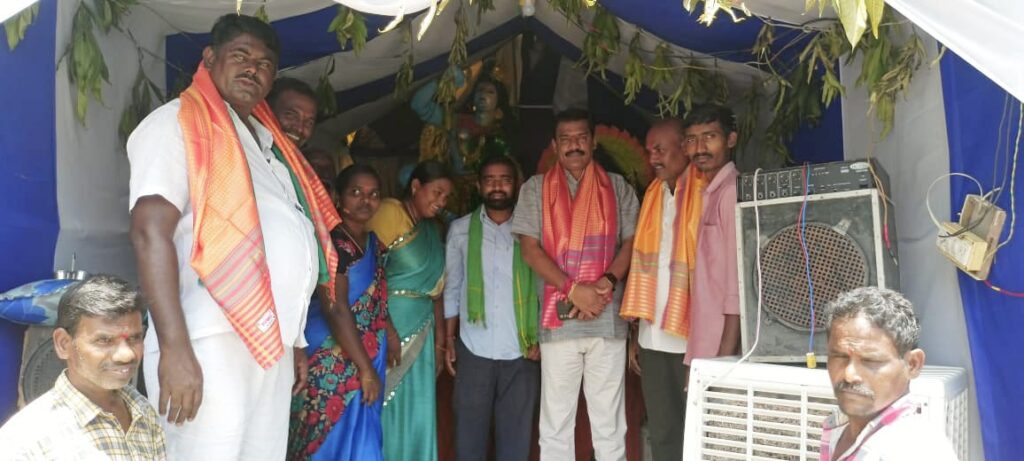 వినాయక మండపాలలో ప్రత్యేక పూజలో పాల్గొన్న