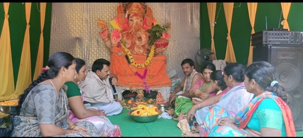 కాంగ్రెస్ పార్టీ మండల ప్రధాన కార్యదర్శి వినాయక పూజలు