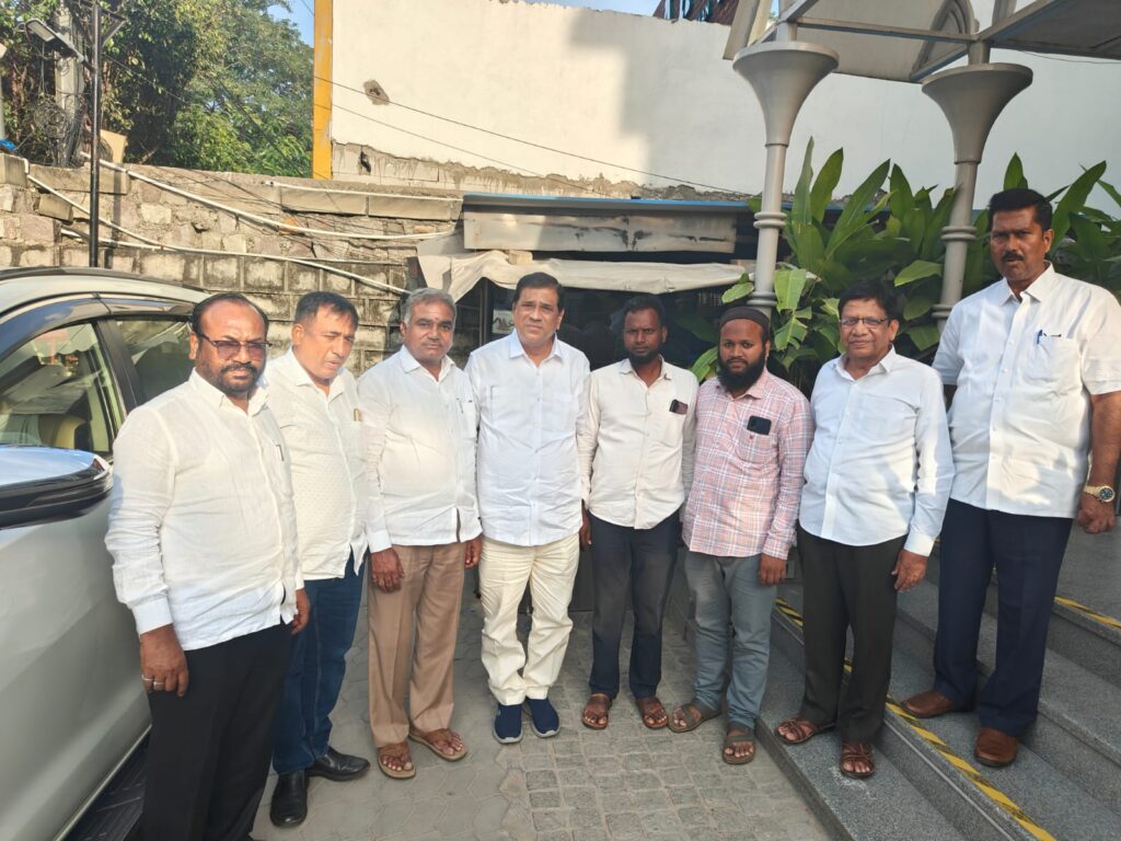 ఎంపీ సురేష్ షట్కార్ మర్యాదపూర్వకంగా కలిసిన ఝరాసంగం మండలం కాంగ్రెస్ అధ్యక్షులు 