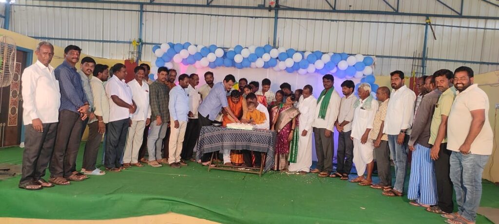 జన్మదిన వేడుకలో పాల్గొన్న కాంగ్రెస్ పార్టీ అధ్యక్షులు కీసర సంతోష్ కుమార్ రెడ్డి 