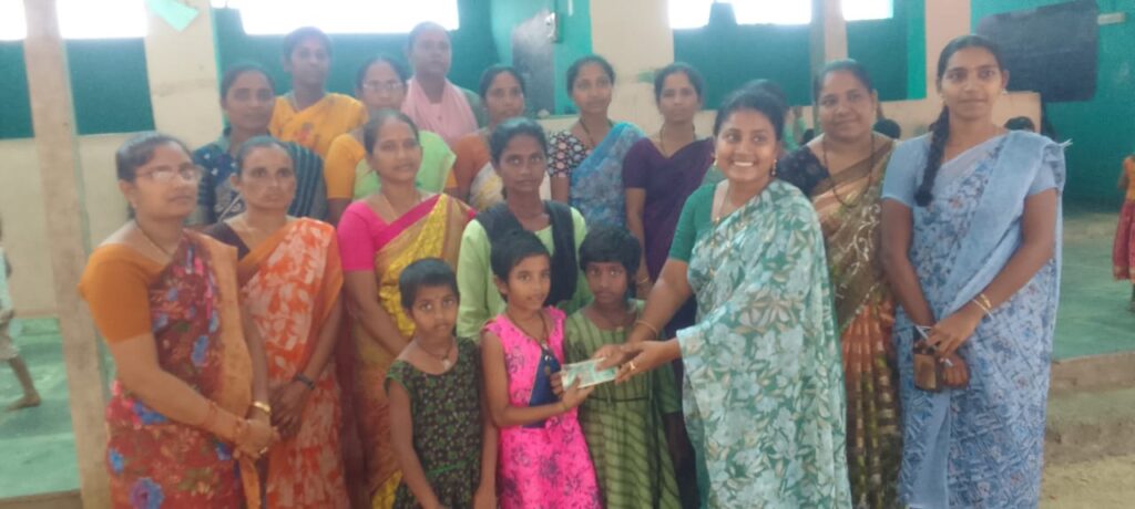 తండ్రిని కోల్పోయిన ఆడపిల్లలకు ఆర్థిక సాయం చేసిన సఫియా మేడం 