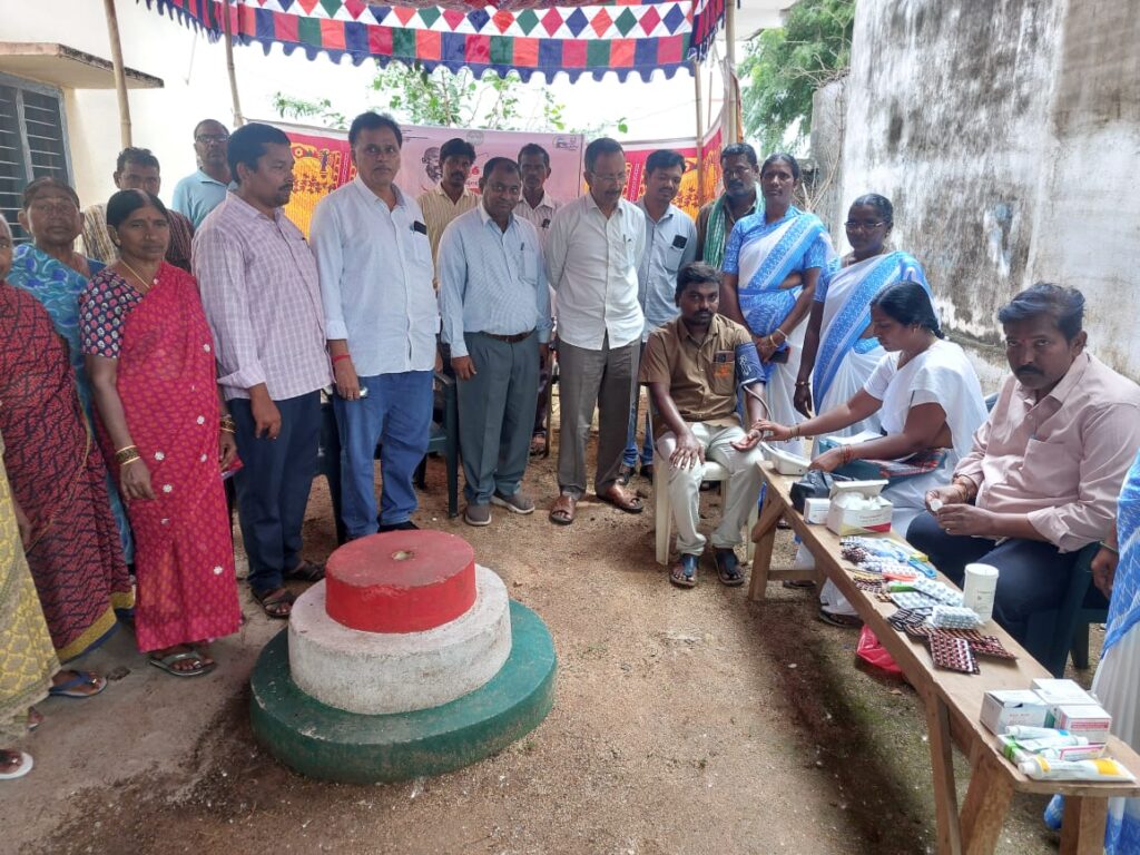 గ్రామపంచాయతీ సిబ్బందికి ఆరోగ్య పరీక్షలు 