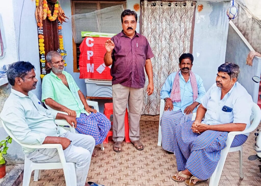 మోతె మండలం బుర్కచర్ల గ్రామంలో అనారోగ్యం తో మరణించిన కాంగ్రెస్ సీనియర్ నాయకులు స్వర్గీయ నిమ్మరబోయిన పిచ్చయ్య 