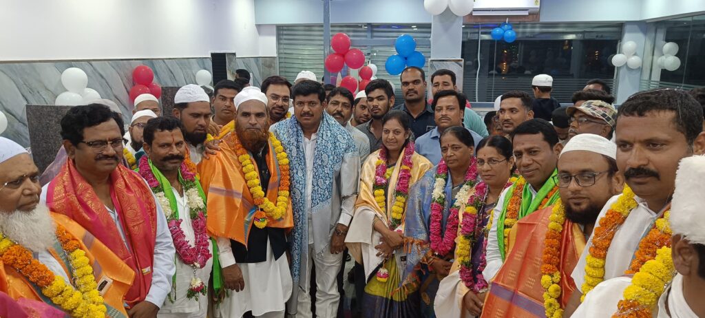 న్యూ అప్రిన్ బావర్చి హోటల్ ప్రారంభించిన ఎమ్మెల్యే మనోహర్ రెడ్డి 