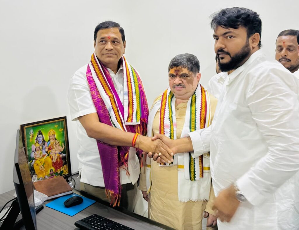 ఎంపీ సురేష్ శేఖర్ గారికి శుభాకాంక్షలు తెలిపిన TSIDC మాజీ చైర్మన్ మహమ్మద్ తన్వీర్