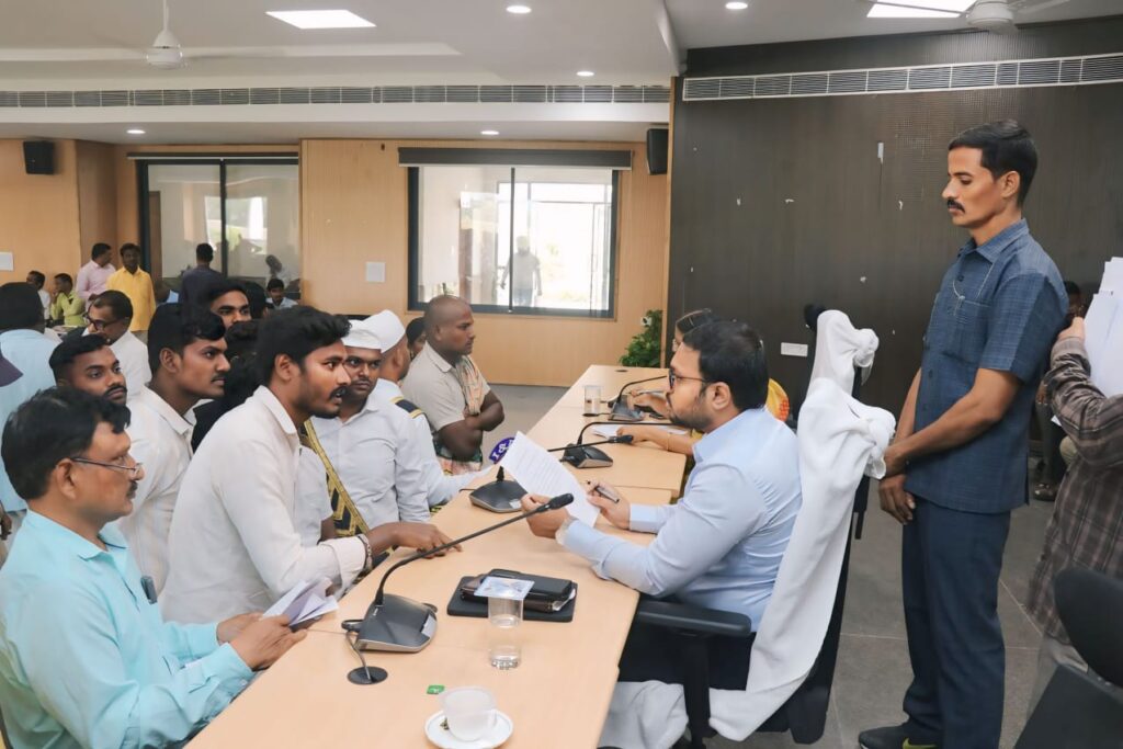 ఇంటిగ్రేటెడ్ రెసిడెన్షియల్ స్కూల్ శంకుస్థాపన కార్యక్రమాన్ని నిలిపివేయాలని కలెక్టర్ కు వినతి