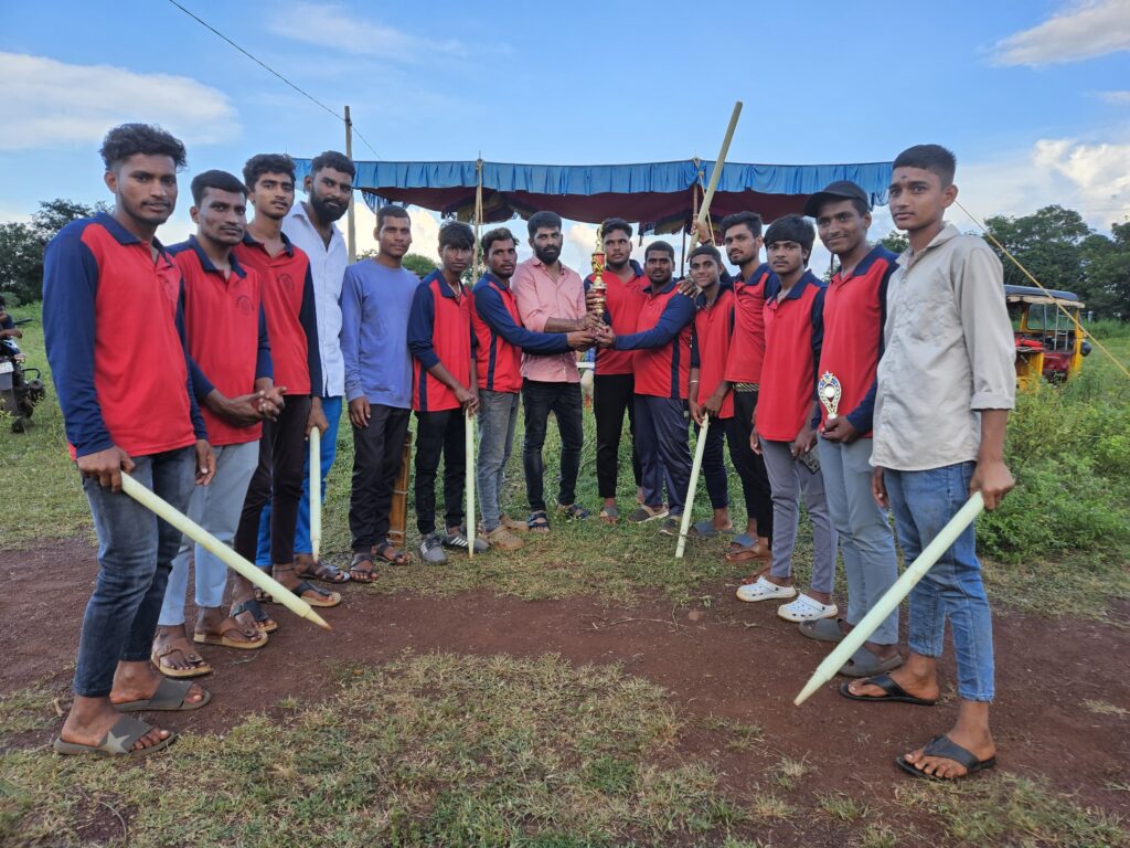పైడిగుమ్మల్ ప్రేమియర్ లీగ్ క్రికెట్ టౌర్నమెంట్ విజేత పైడిగుమ్మల్ పోచమ్మ కట్ట టీమ్