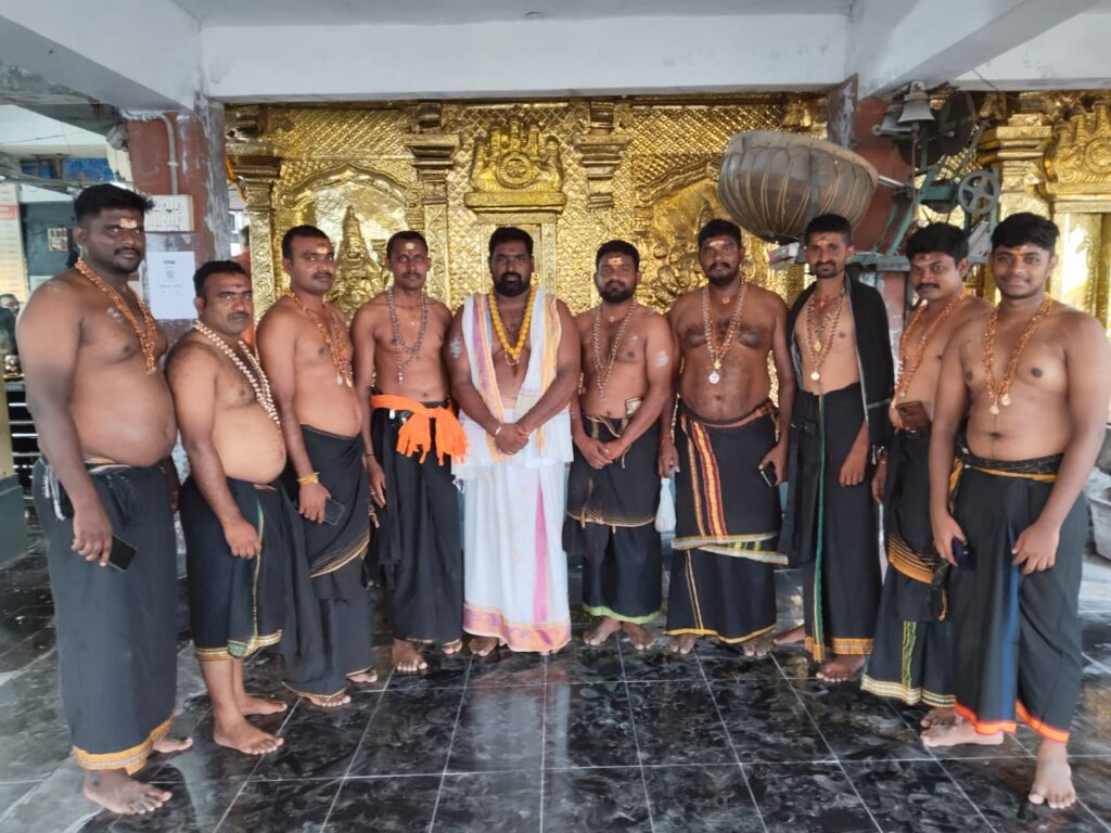 రాఘవపురం ఎక్స్ రోడ్ నందు ఘనంగా అయ్యప్ప మాలలు