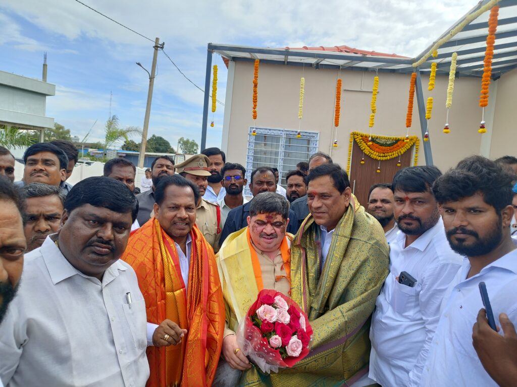 ఎంపీ క్యాంపు కార్యాలయం ప్రారంభోత్సవం
