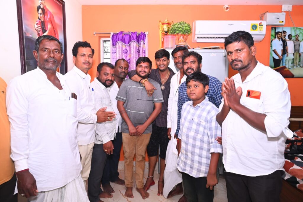 శ్రీ మల్లికార్జున ముత్య ను దర్శించుకున్న భక్తులు