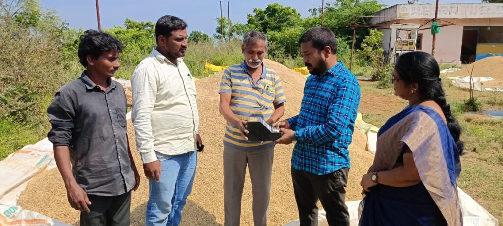 ధాన్యం కొనుగోలును వేగవంతం చేయాలి తాసిల్దార్ శ్రీనివాసరావు.