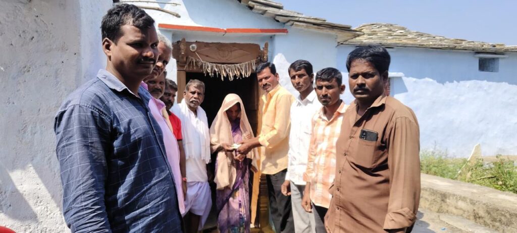 అంత్యక్రియల కోసం ఆర్థిక సాయం తాండూర్ మార్కెట్ కమిటీ మాజీ చైర్మన్  