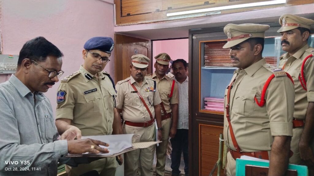 మోతే పోలీస్ స్టేషన్ తనిఖీ చేసిన జిల్లా ఎస్పీ సన్ ప్రీత్ సింగ్ ఐపీఎస్ 