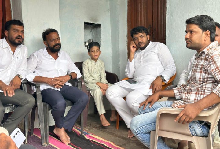 మాజీ సర్పంచ్ ముక్తార్ మృతి కుటుంబానికి పరమర్శించిన TGIDC మాజీ చైర్మన్ మొహమ్మద్ తన్వీర్ 