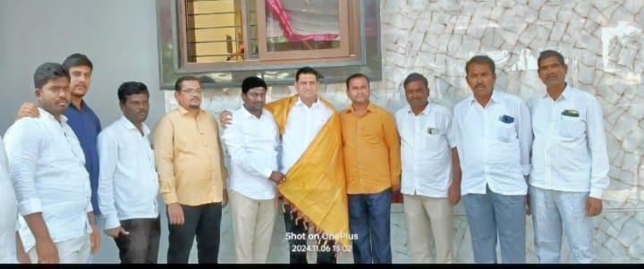 నూతన గృహప్రవేశం కార్యక్రమం లో పాల్గొన్న డీసీసీ ప్రధాన కార్యదర్శి పట్లోల చంద్రశేఖర్ రెడ్డి