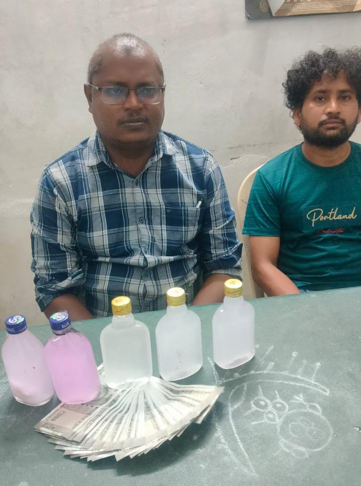 ఏసీబీ కి చిక్కిన విఆర్వో పరవాడ లక్ష్మణ్ రావు,తాడి కిరణ్