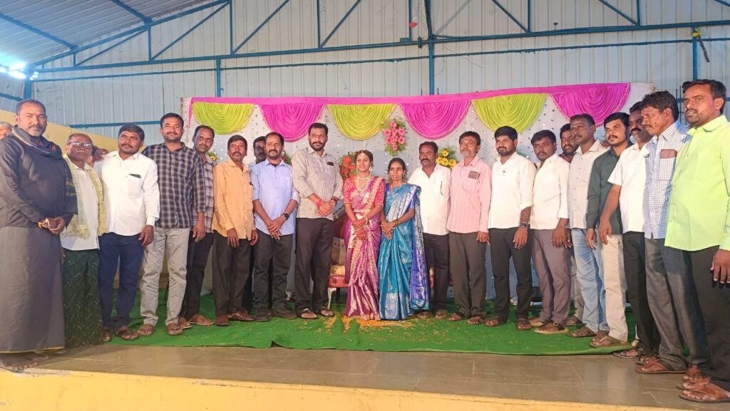 పెళ్లికూతురువార్షికోత్సవ పాల్గొన్న కాంగ్రెస్ పార్టీ మండల అధ్యక్షుడు కీసర సంతోష్ రెడ్డి