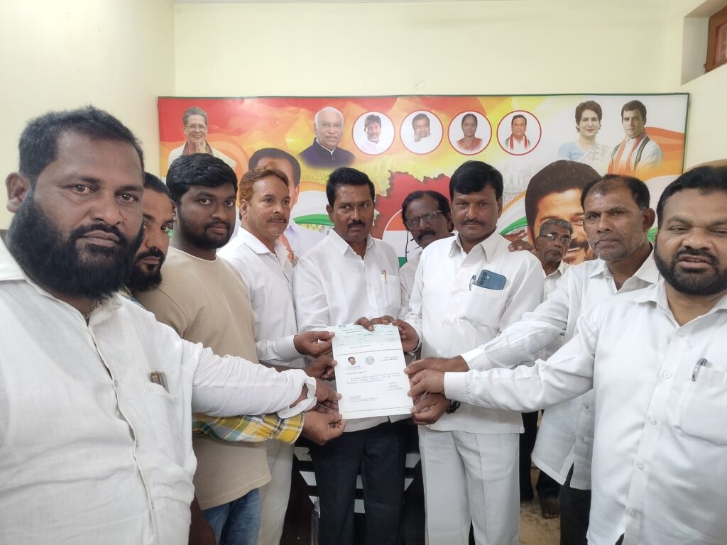 సియం సహాయ నిధి చేక్కులు పంపిణీ 
