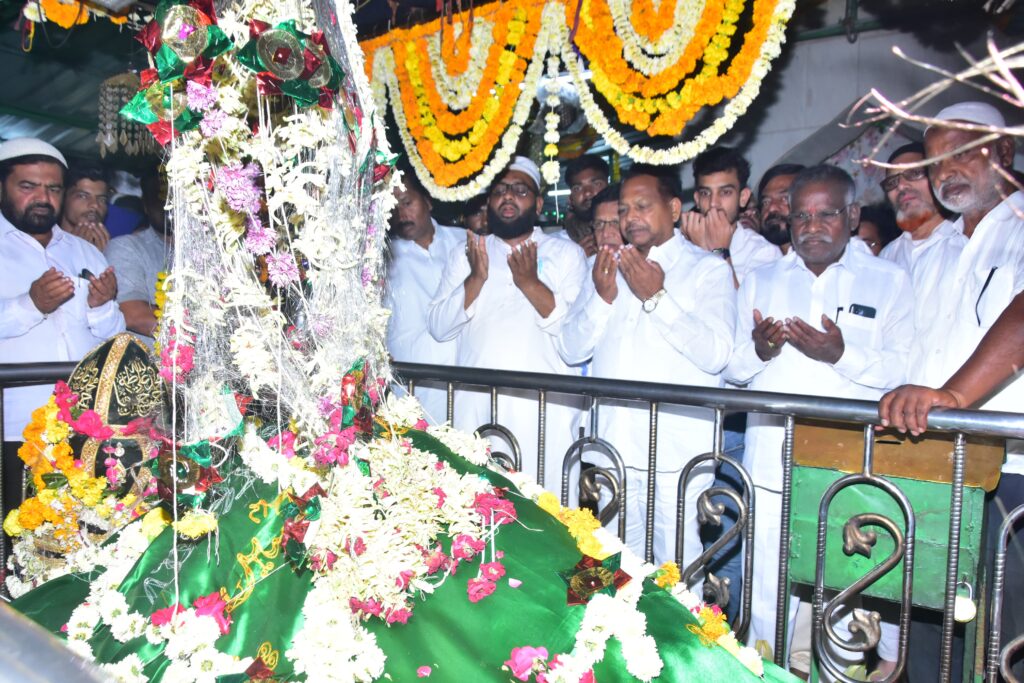 ఘనంగా ఉర్సుఉస్తవాలు