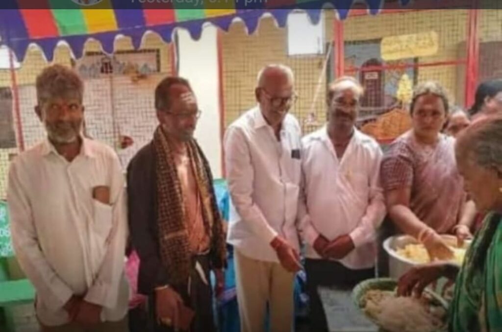 బాల కోటేశ్వర స్వామి దేవాలయంలో అన్న ప్రసాద వితరణ 