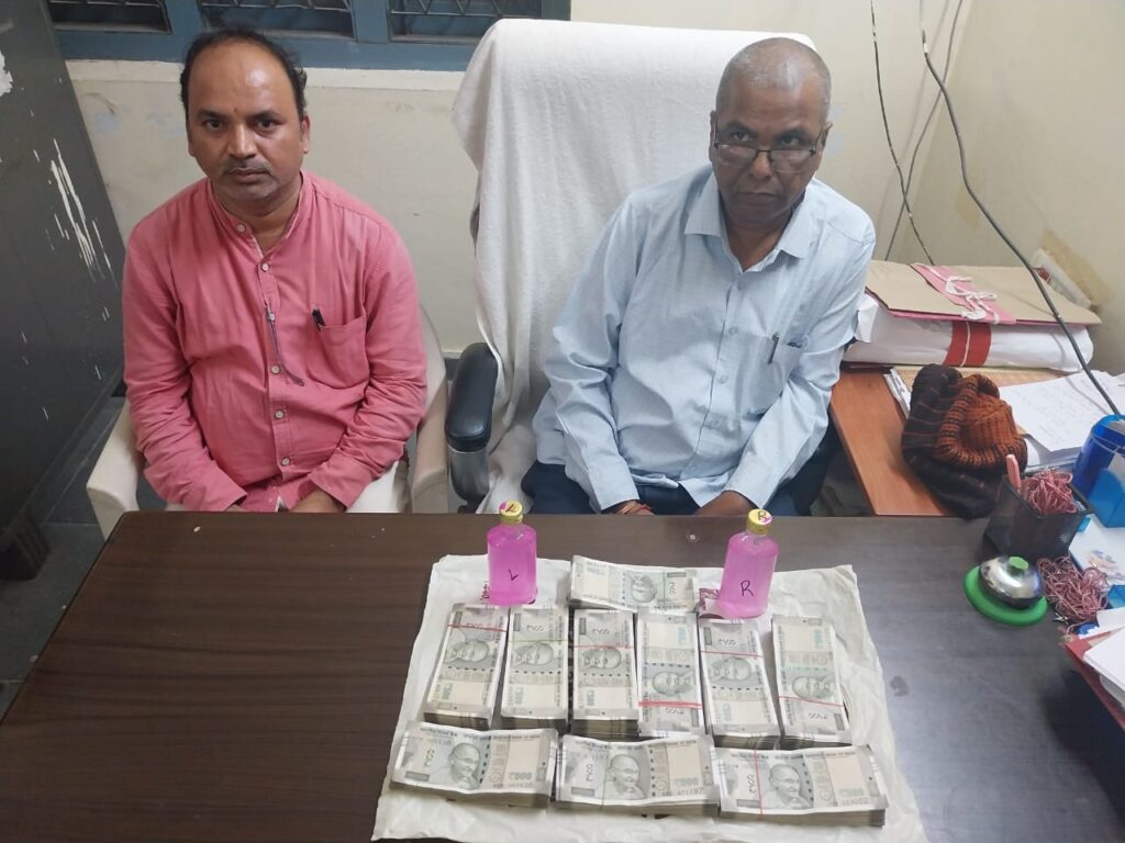 తాండూరు ఆర్డిఓ  కార్యాలయంలో ఏసీబీ దాడులు 