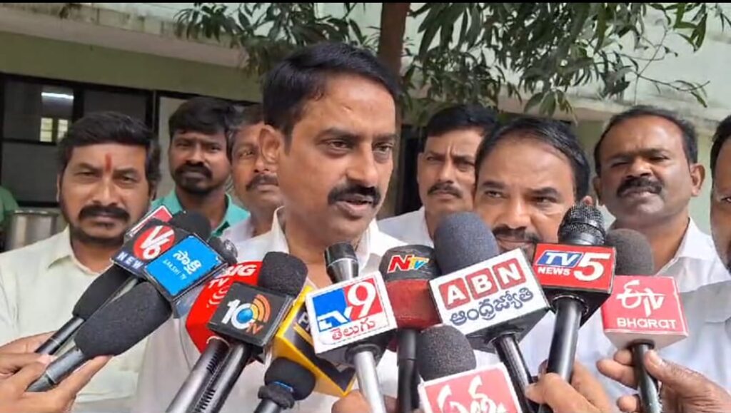 ప్రభుత్వ విద్యకు అధిక ప్రాధాన్యత ఇస్తున్న రేవంత్ రెడ్డి ప్రభుత్వం