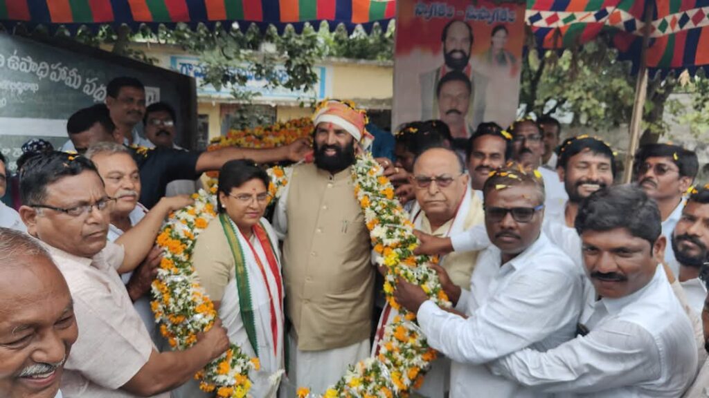 పలు అభివృద్ధి పనులకు  శంకుస్థాపన చేసిన మంత్రి ఉత్తమ్ 