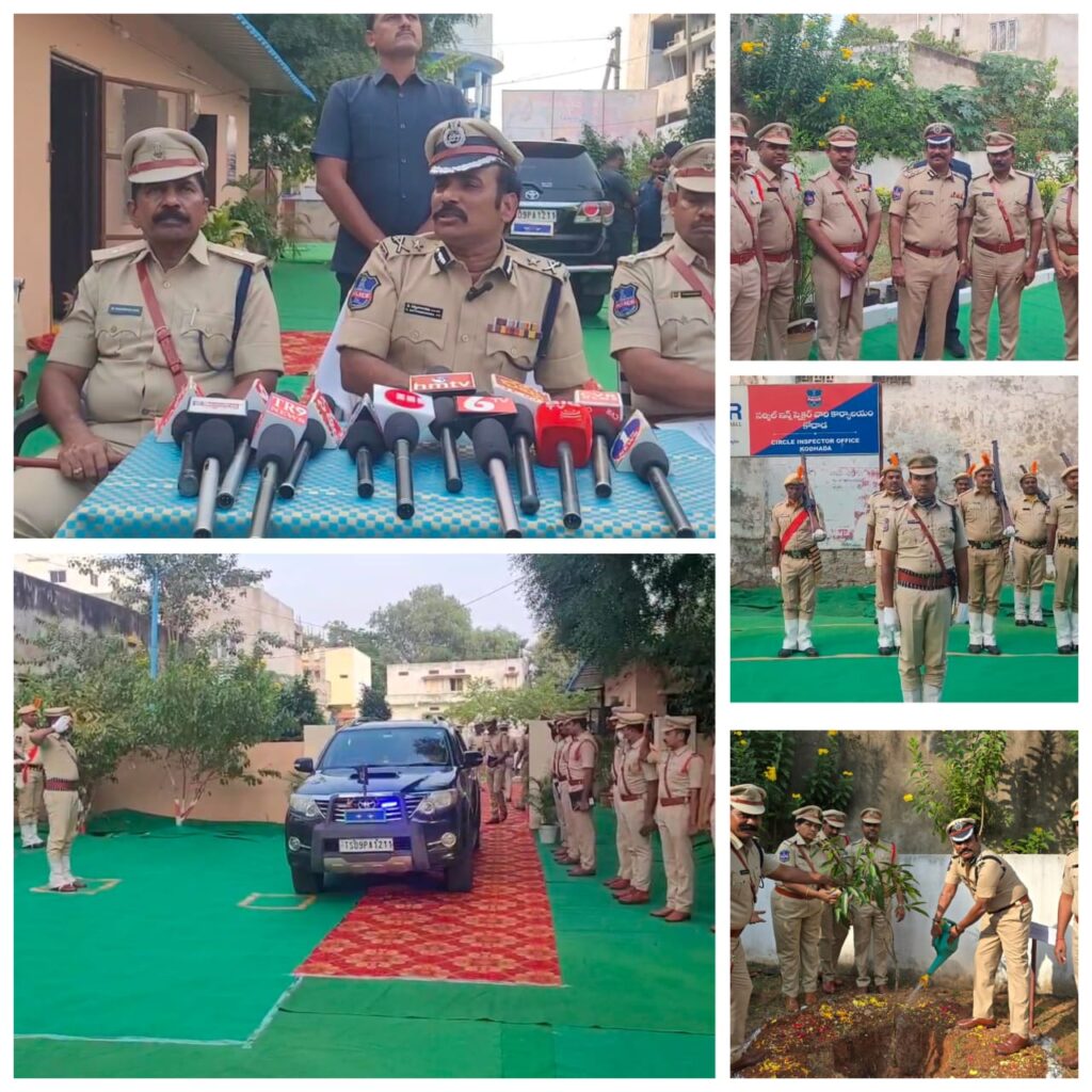 కోదాడ రూరల్ పోలీస్ స్డేషన్ ను ఆకస్మిక‌ తనిఖీ చేసిన మల్టీ జోన్ ఐజీ‌ సత్యనారాయణ