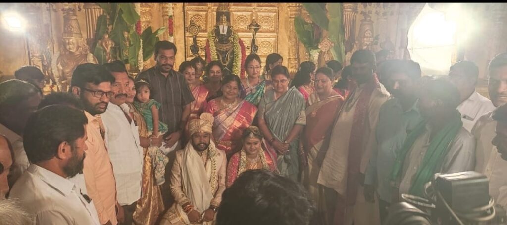 నూతన వధూవరులను ఆశీర్వదించిన కోదాడ ఎమ్మెల్యే పద్మావతి రెడ్డి 