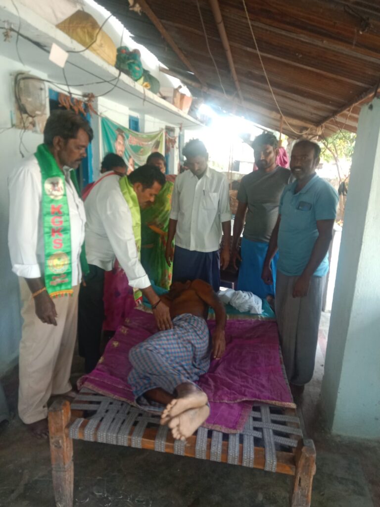 తాటి చెట్టు పై నుండి పడిన గీత కార్మికుడు 
