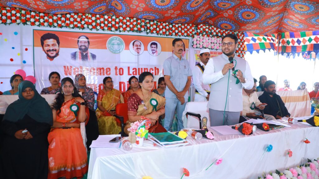 కామన్ మెనూ, డైట్ కార్యక్రమాన్ని ప్రారంభించిన జిల్లా కలెక్టర్ తేజాస్ నంద్ లాల్ పవర్ ...