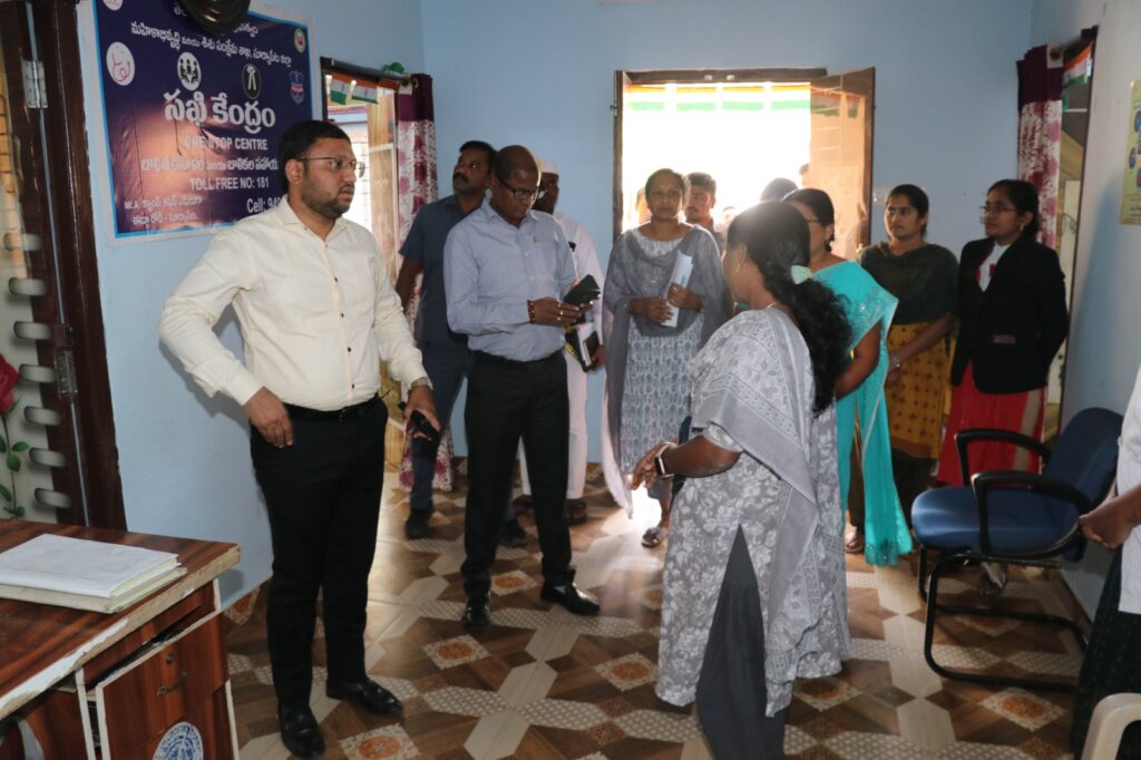 ఆర్డీఓ,సఖి,ఎస్వీ కాలేజీలో కలెక్టర్ ఆకస్మిక పర్యటన