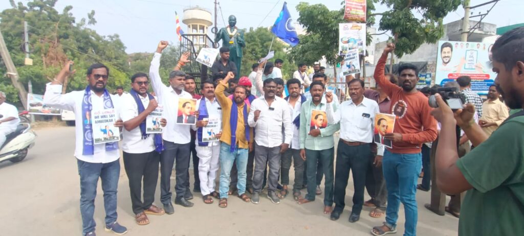 అమిత్ షాను కేంద్ర మంత్రివర్గం నుండి తొలగించాలి