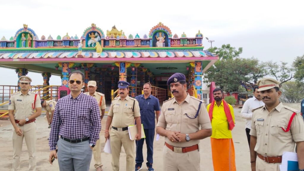 పెద్దగట్టు జాతర ప్రాంగణాన్ని పరిశీలించిన జిల్లా ఎస్పీ సన్ ప్రీత్ సింగ్ ఐపిఎస్ 