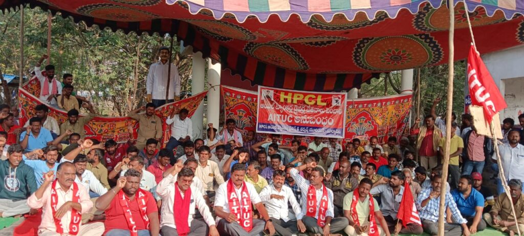 సమగ్ర శిక్ష ఉద్యోగులను వెంటనే క్రమబద్దీకరించాలి