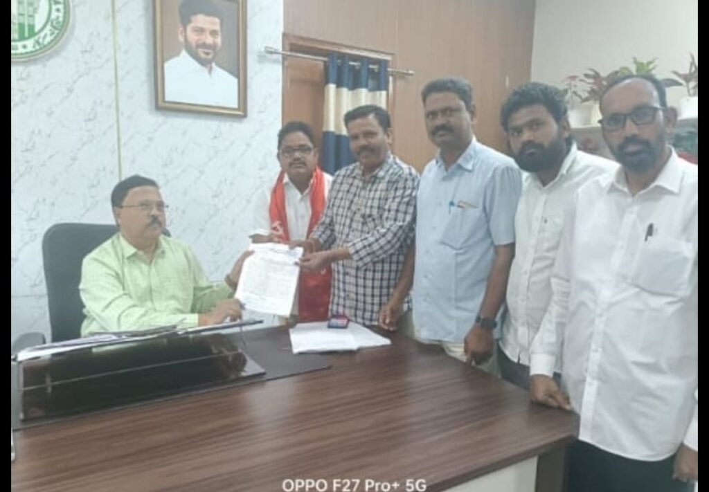 గ్రామపంచాయతీ సిబ్బందిని శాశ్వత ఉద్యోగులుగా గుర్తించాలి 