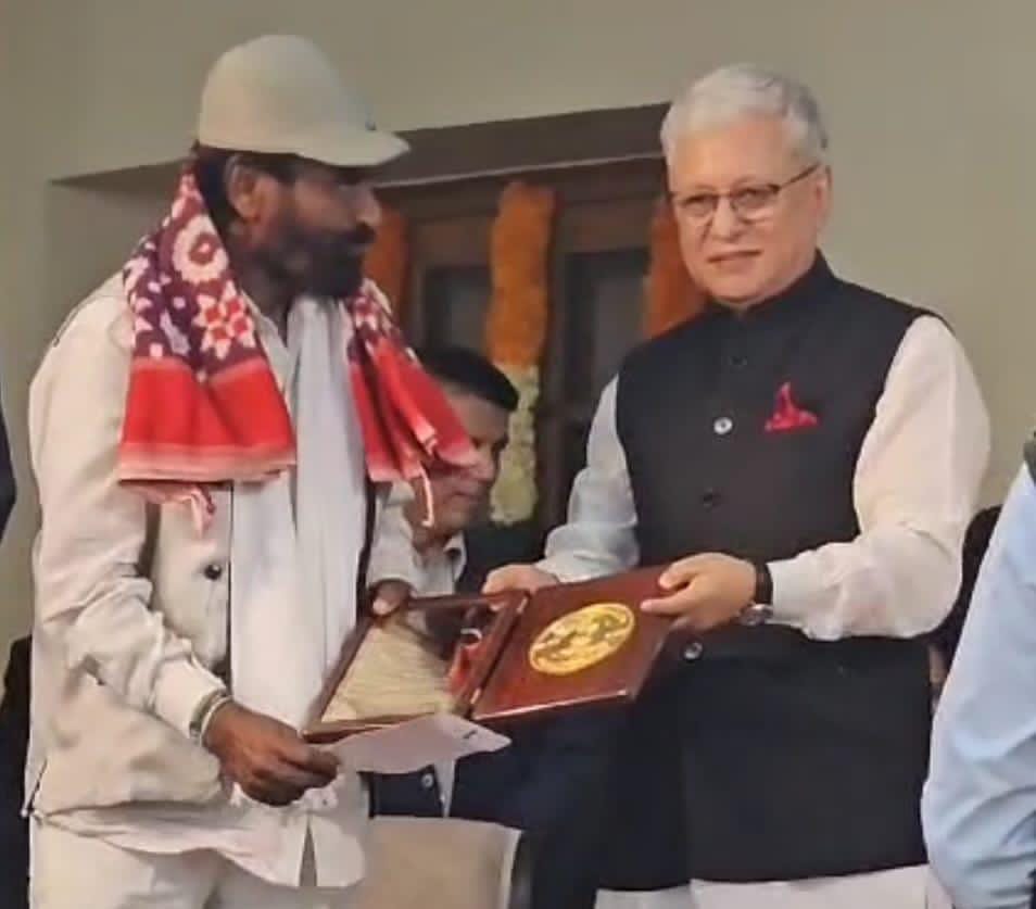 ప్రకృతి ప్రేమికుడు దుశర్ల సత్యనారాయణ కి గవర్నర్ పురస్కారం