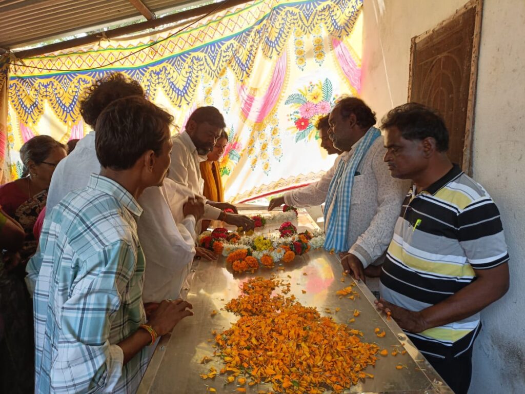 పాల్వాయి విశ్వనాథం మృతి బాధాకరం