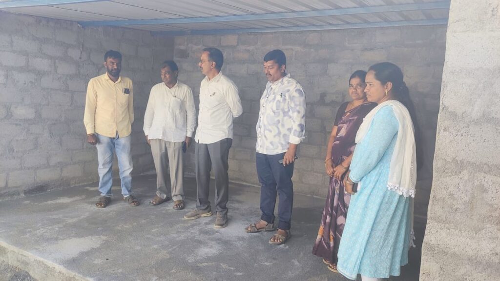 ఆకస్మిక తనిఖీలు చేసిన డిఆర్డిఓ పిఈడి అప్పారావు 