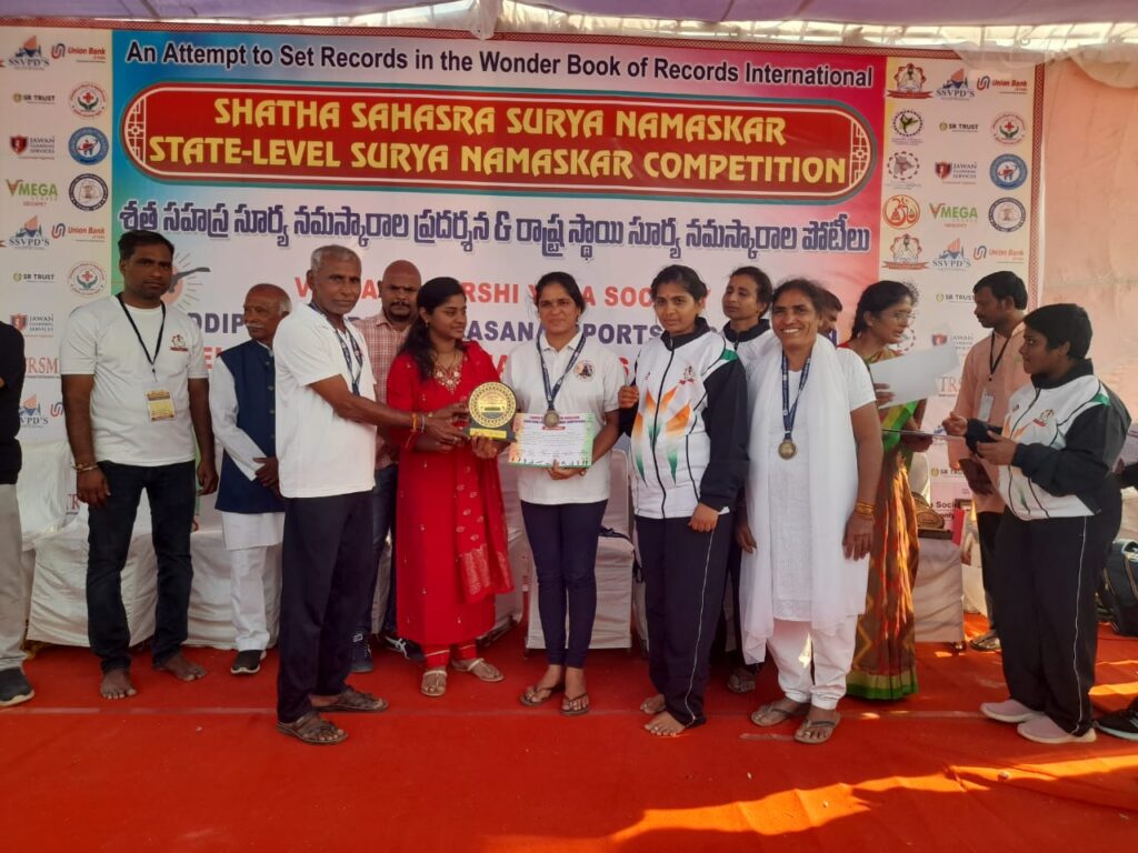 సూర్య నమస్కార పోటీల్లో సూర్యాపేట యోగా సాధకుల ప్రతిభ