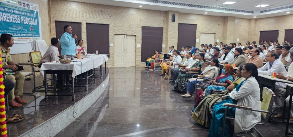 యువత క్షణం మత్తు కోసం జీవితాలు కోల్పోవద్దు...