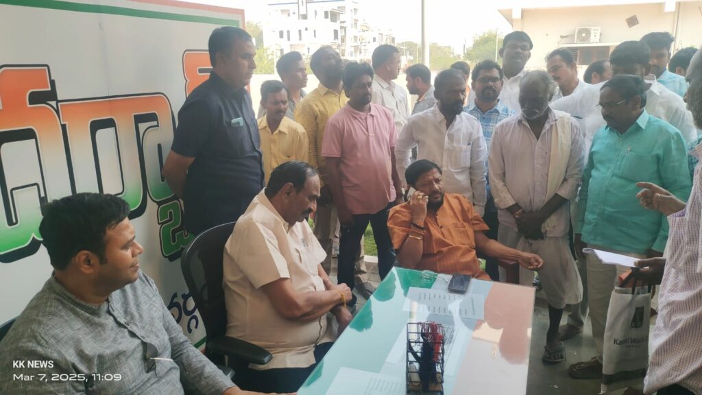 ప్రజా సమస్యలు తీరుస్తున్న దామన్న ప్రజా దర్బార్ 
