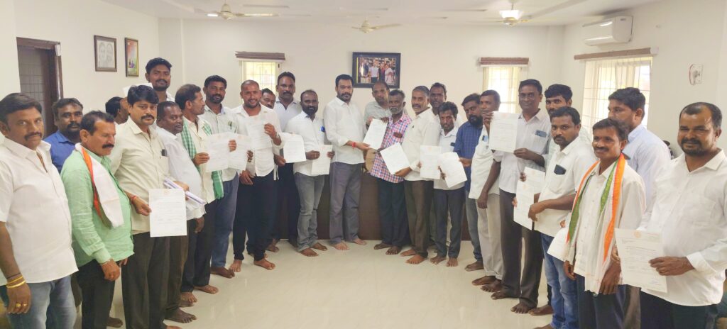 అభివృద్ధి ప్రదాతలు ఉత్తం పద్మావతి గార్లకు కృతజ్ఞతలు తెలియజేసిన కీసర సంతోష్ రెడ్డి 