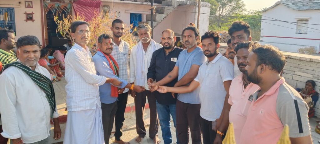 మృతి చెందిన కుటుంబానికి ఆర్థిక సాయం అందించిన ఆర్ సి గౌడ్