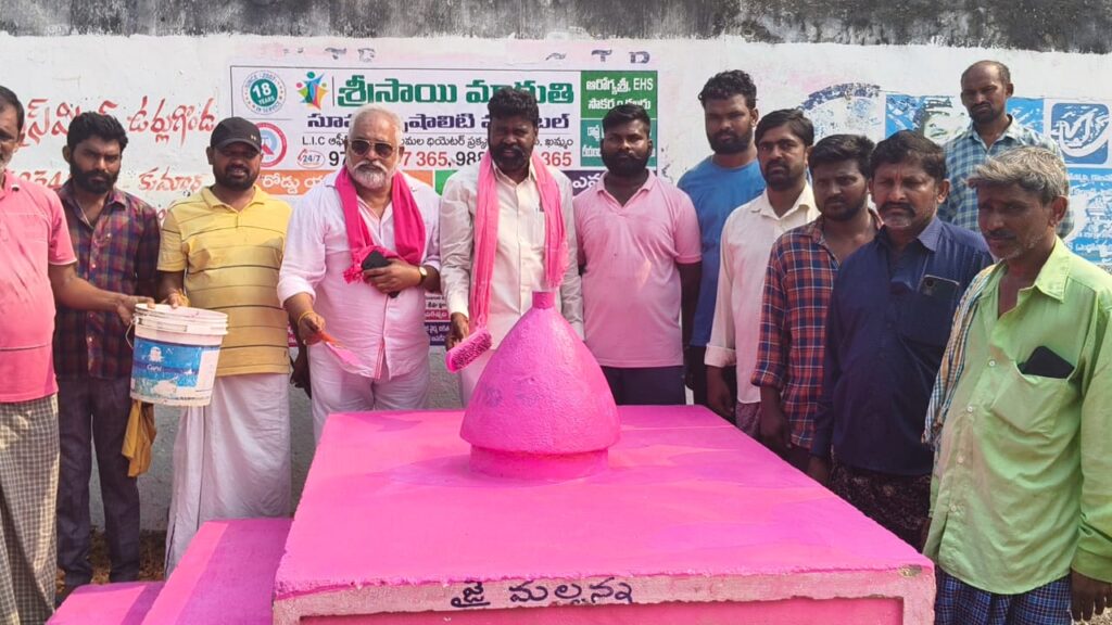 చలో వరంగల్ వాల్ రైటింగ్స్ ప్రారంభించిన