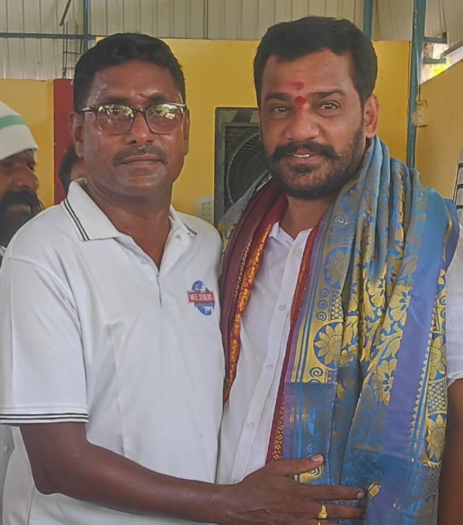 మండల పార్టీ అధ్యక్షుడు సన్మానం చేసిన మీ 31 జిల్లా స్టాఫ్ రిపోర్టర్ 