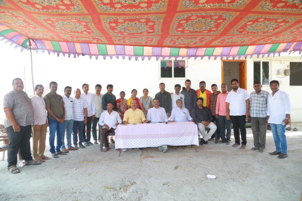ఘనంగా పూర్వ విద్యార్థుల సమ్మేళనం